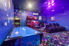 Games room - Theater, Games Room | Themed Kids Bedrooms | Private Pool with Golf Course Views (Kissimmee)