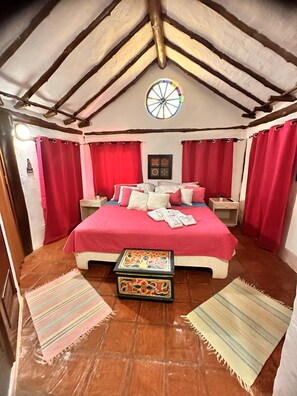 5 bedrooms, WiFi, bed sheets