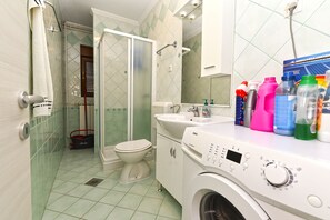 Shower - House 2322/109111 (Istria - Pula), 1500m from the beach (Pula)