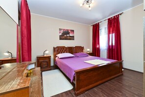 4 bedrooms, internet - House 2322/109111 (Istria - Pula), 1500m from the beach (Pula)