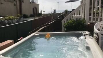 Bañera de hidromasaje exterior