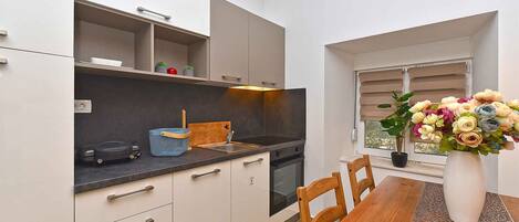 Kühlschrank, Ofen, Herdplatte