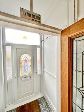Interior - Spacious Three Bed House & Private Garden - New Brighton Beach & Promenade (Wallasey)