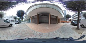 Parkplätze auf dem Gelände