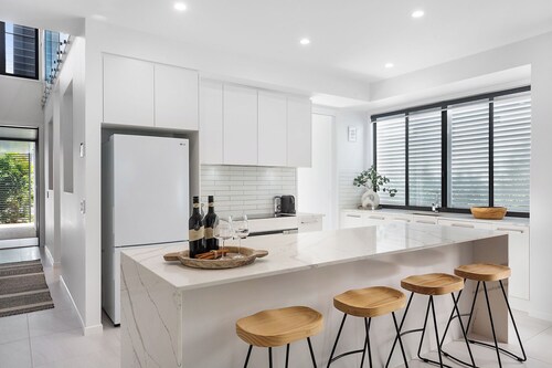 Bellevue on Sunrise - pets by approval