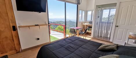 1 soverom, strykejern/-brett, wi-fi (inkludert) og sengetøy