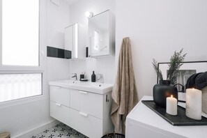 Kostenlose Toilettenartikel, Haartrockner