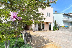 Exterior - Holiday apartment with air conditioning (Poreč)