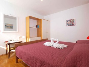 1 bedroom, iron/ironing board, WiFi