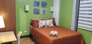1 bedroom, desk, free WiFi, bed sheets