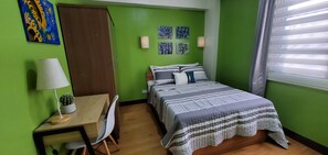1 bedroom, desk, free WiFi, bed sheets - Avocondo Brentwwod 1BR StylishQuiet, 5minwalk to Shops&Restaurants,ClosetoBeach (Lapu-Lapu City)