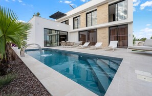Beheizter Pool