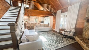 Smart TV, fireplace - Waverly Lakehouse - private cabin, lake view, close to 
Old Waverly/Mossy Oak (West Point)