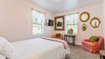 2 camere, una scrivania, ferro/asse da stiro, culla da viaggio