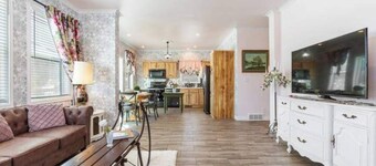 House on Pond in Idaho Springs with Hot Tub - New Construction Custom Built!