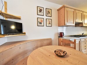 Fridge, microwave, dishwasher, toaster