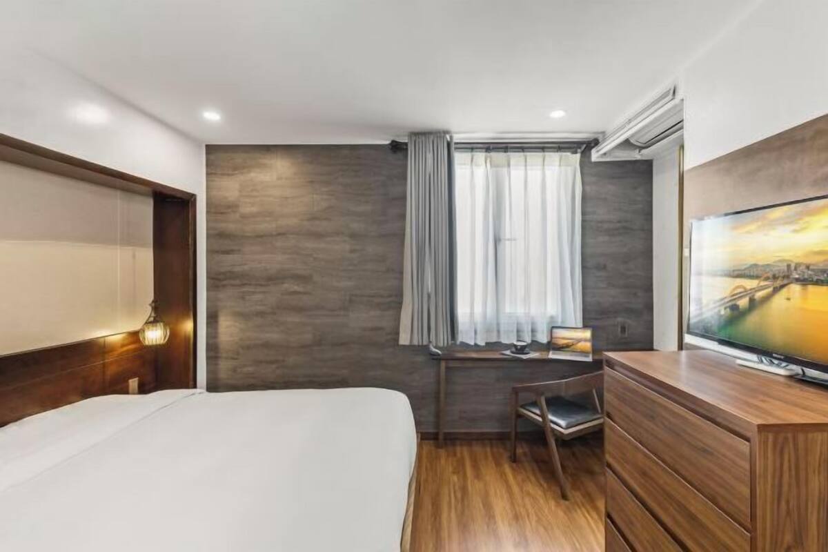 1 bedroom, minibar, desk, soundproofing
