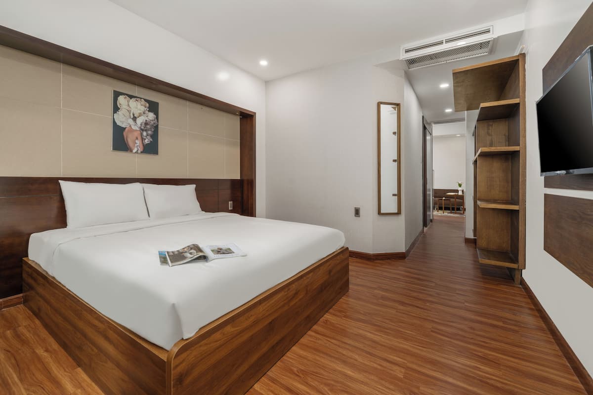 Apartment, 1 Bedroom, Balcony, City View | 1 bedroom, minibar, desk, soundproofing
