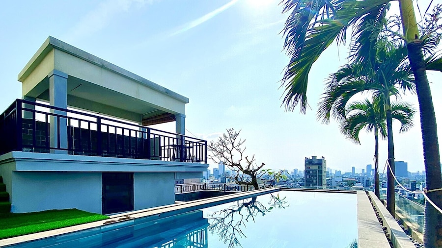 Tokyo Boutique Front Beach Hotel