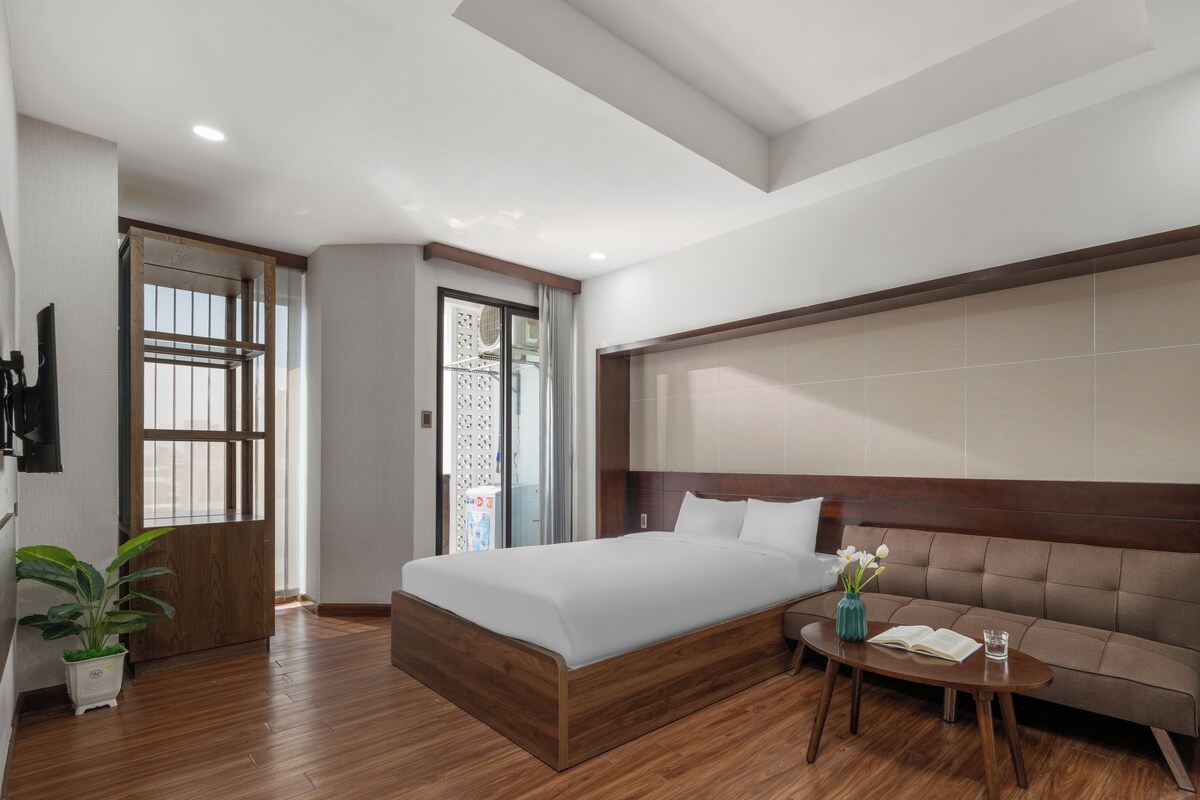Studio, Balcony, City View | Minibar, laptop workspace, soundproofing, WiFi (free)