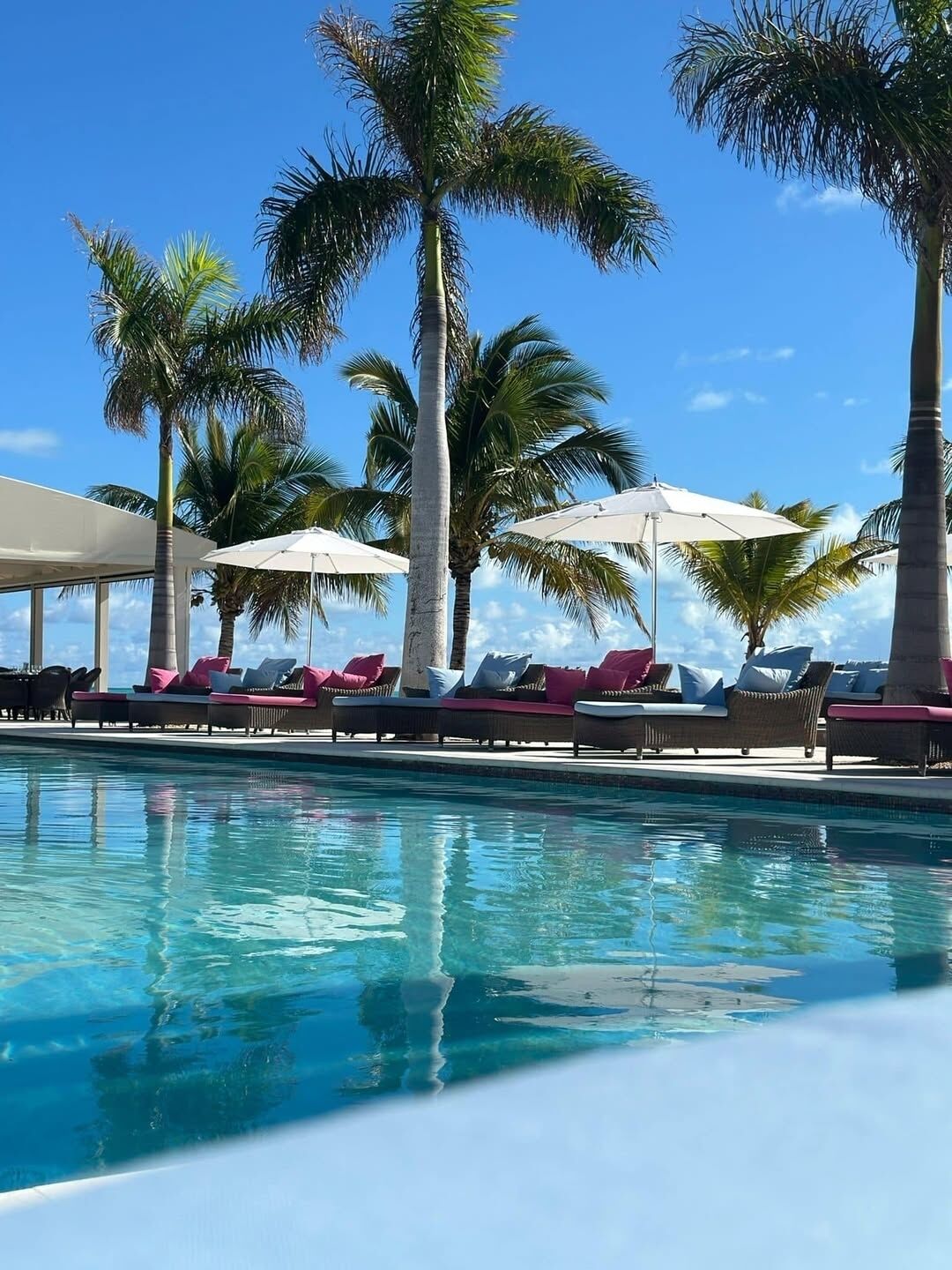 حمّام سباحة خارجي، حمّام سباحة مُدفَّأ