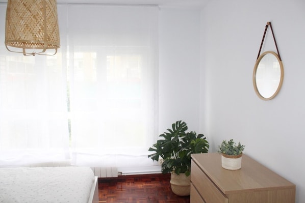 3 bedrooms, iron/ironing board