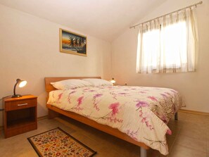 1 bedroom, iron/ironing board, WiFi