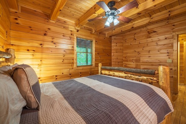 8 bedrooms, free WiFi, bed sheets