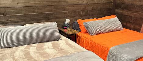 4 slaapkamers, reisbedje, wifi, beddengoed