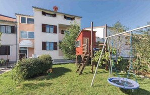 Children’s area - Holiday apartment with air conditioning (Valbandon)