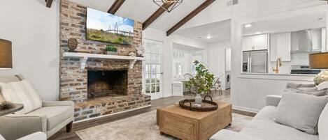 Smart TV, fireplace