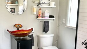 Bidet, Handtücher, Toilettenpapier