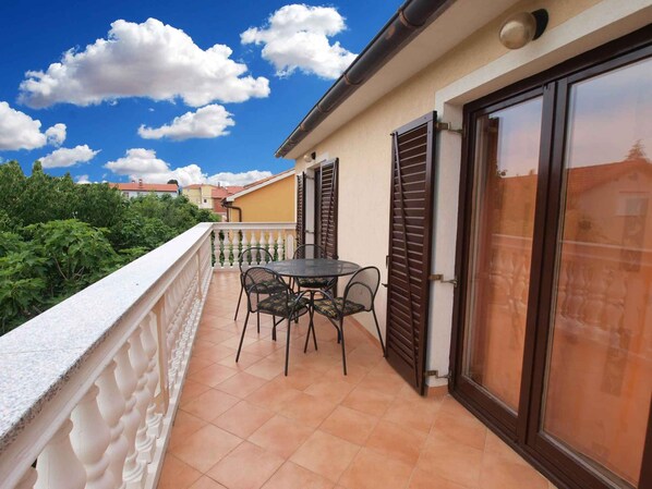 屋外ダイニングエリア