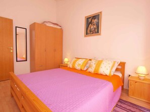 1 室のベッドルーム、WiFi