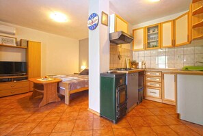 1 bedroom, WiFi - Holiday apartment with air conditioning (Valbandon)
