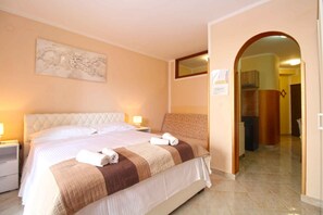 1 bedroom, iron/ironing board, internet