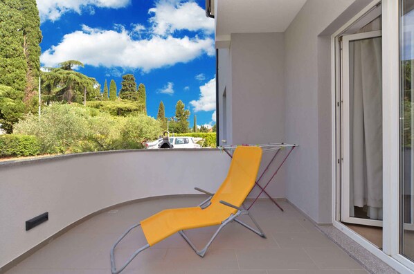 Property grounds - Holiday apartment with air conditioning (Fažana)