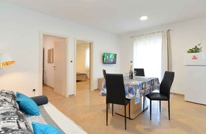 Interior - Holiday apartment with air conditioning (Fažana)