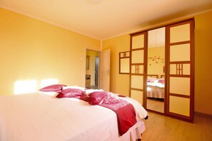 2 عدّة غرف نوم ومكواة/لوح كي وواي فاي