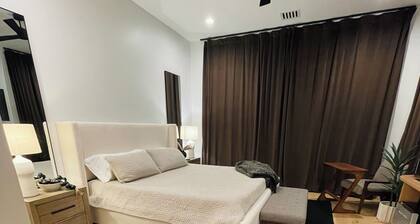 Luxurious King Suite in Gilbert. Private Entrance!