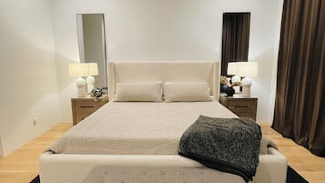 1 bedroom, desk, travel cot, free WiFi