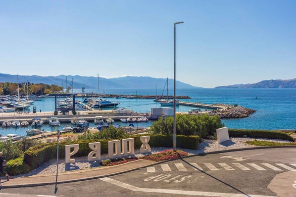 Marina - Holiday apartment with air conditioning (Novi Vinodolski)