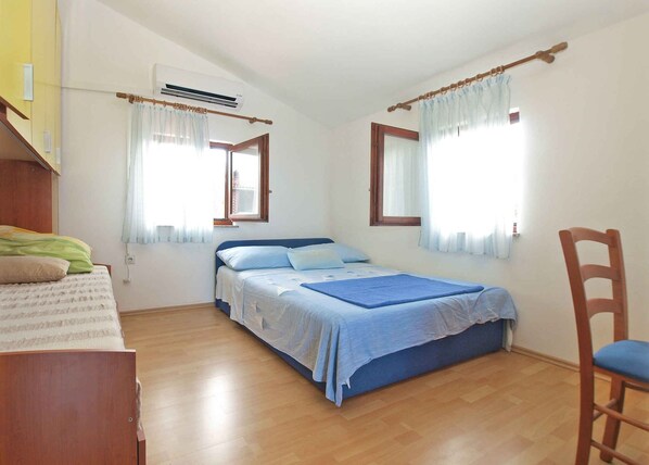 1 bedroom - Studio with sea view and air conditioning (Peroj)