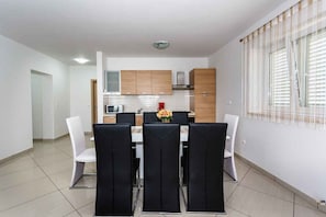 Dining - Holiday apartment with wonderful sea view (Vrbnik)