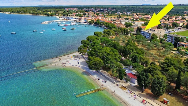 Nær stranden