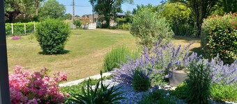 "Au Chant des Cigales" – Peaceful Retreat with Large Garden in Dordogne
