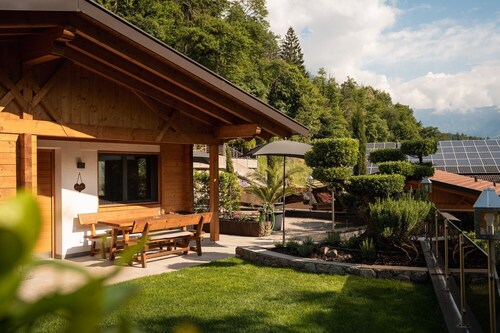 Chalet Jasmin - großzügiges Chalet mit Garten und Olivenbaum - perfekt für entspannte Tage im Grünen
