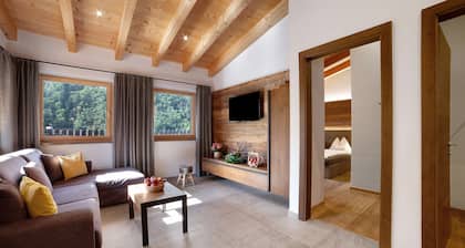 Chalet Jasmin – Spacious Chalet with Garden and Olive Tree, Ideal for Relaxing Getaways