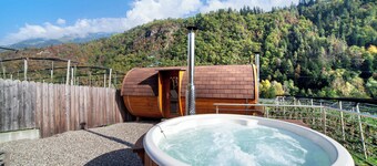 Chalet 'Hortensie' with Mountain View, Shared Pool and Wi-Fi