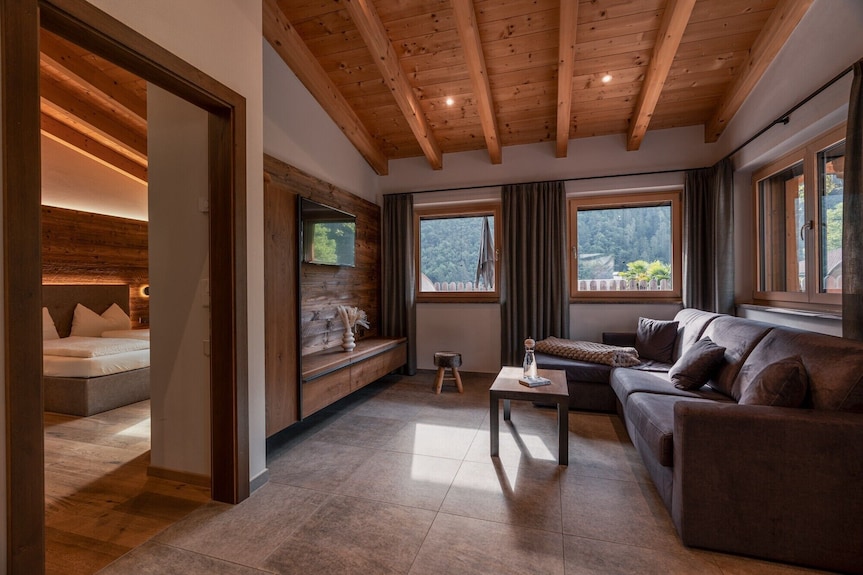 Chalet Hortensie: Romantisches Chalet Mit Garten Und Weinlaube - Schenna